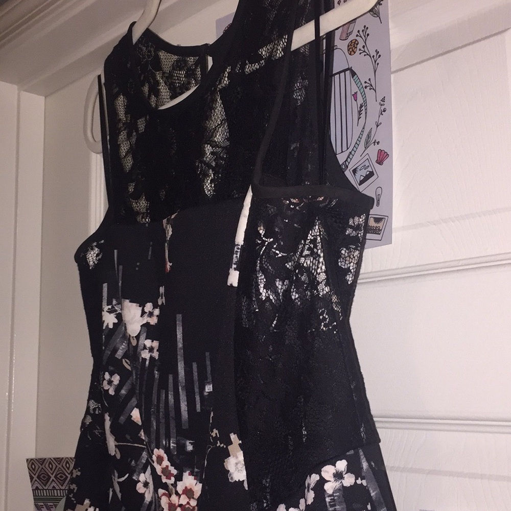 White House Black Market elegant knee length dress
